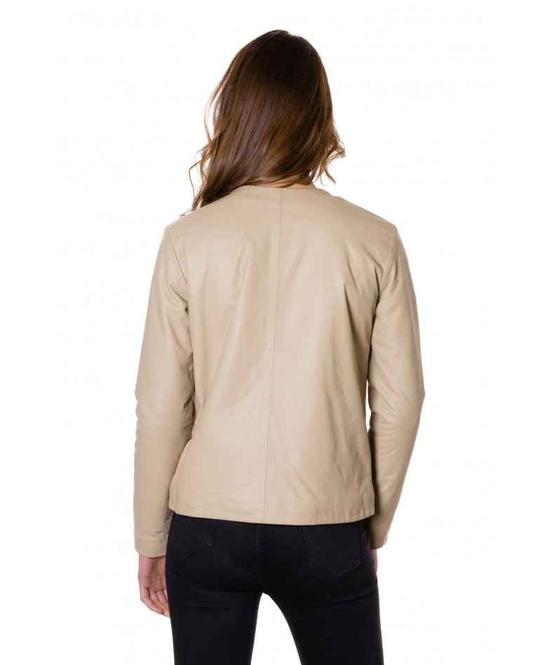 giacca-in-pelle-donna-con-chiusura-a-borsa-e-girocollo-color-crema-f102 (3)